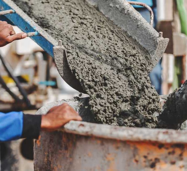 Concrete vs. Asphalt Driveways: Choosing the Right Option for Your Home