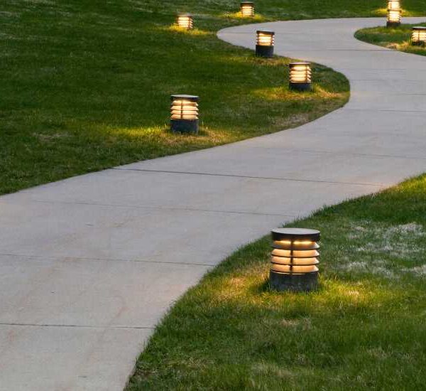 Concrete Sidewalks: Exploring Their Pros and Cons for Urban Landscapes