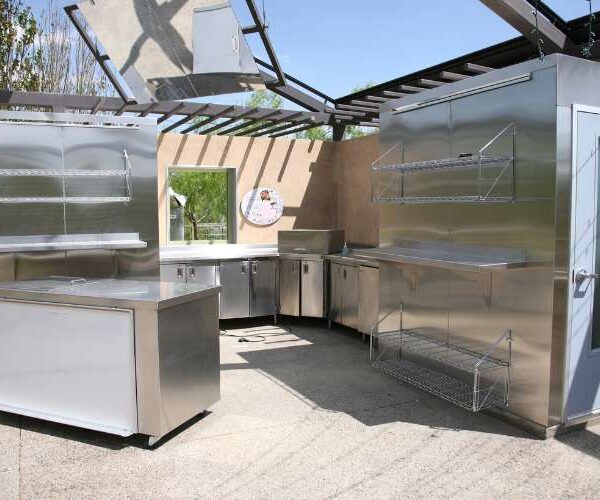 Using Concrete to Enhance Outdoor Kitchen Spaces
