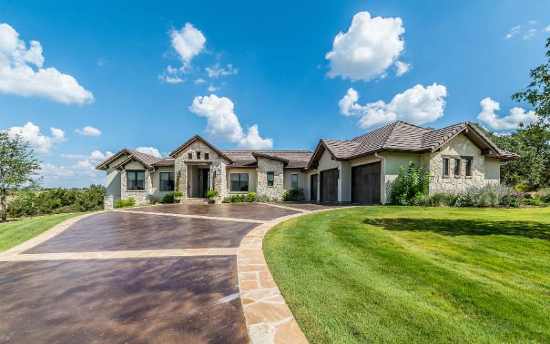 How Decorative Concrete Enhances Your Driveway’s Curb Appeal and Property Value